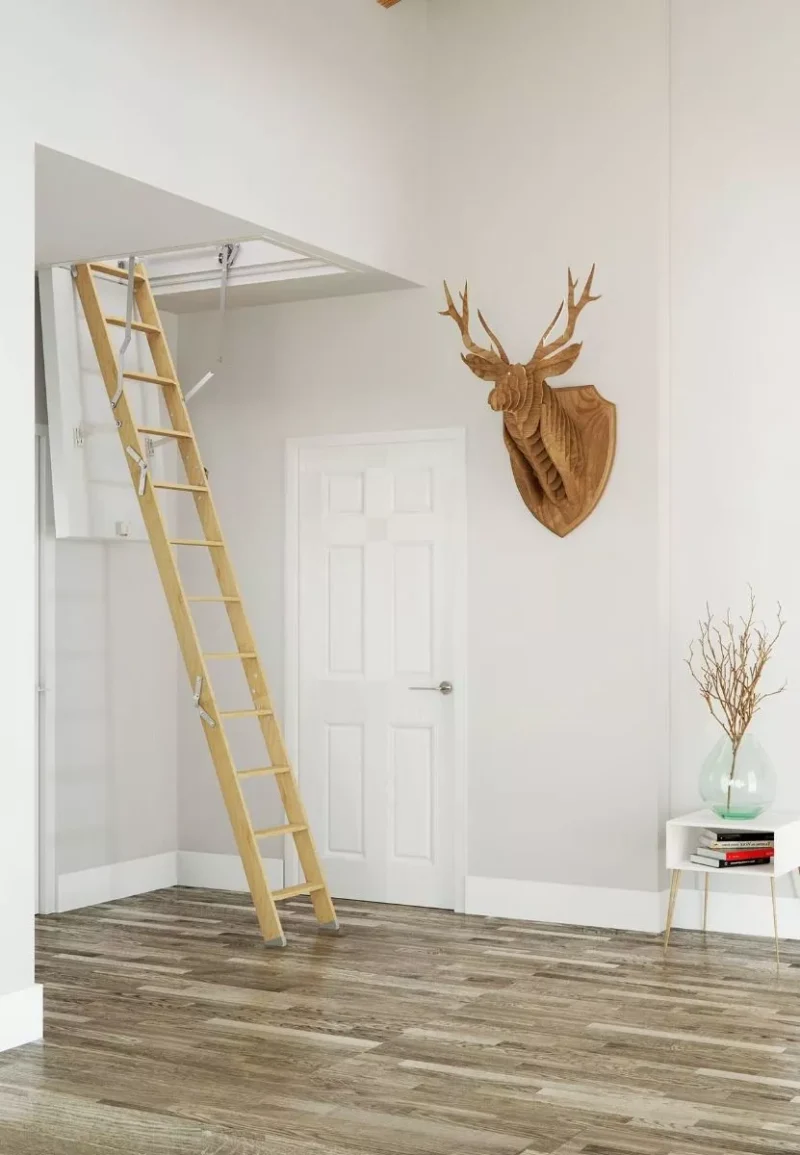 Potkrovne stepenice DOLLE ClickFIX® 76 s drvenim gazištima i sustavom za otvaranje. Potkrovne stepenice DOLLE ClickFIX® 76 s drvenim gazištima i jednostavnim sustavom za otvaranje