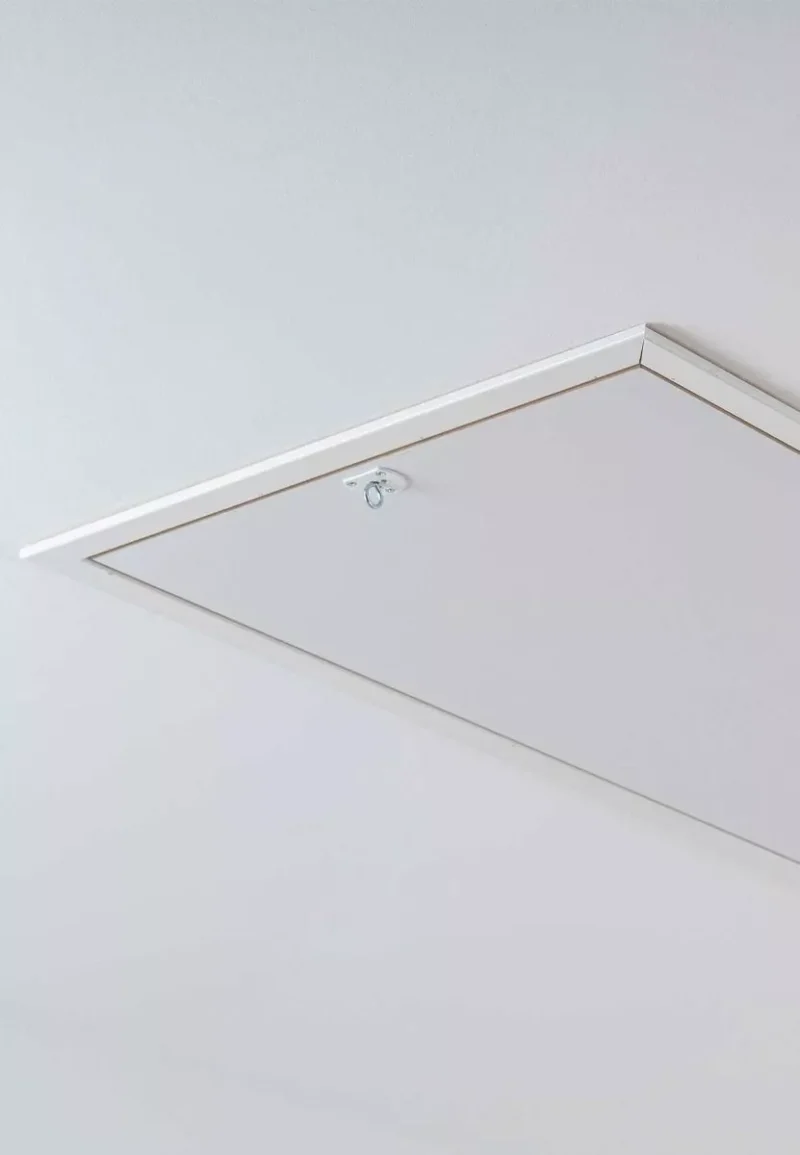 Protupožarna brava za potkrovne ljestve DOLLE REI 45, dizajnirana za sigurnost i zaštitu od požara.