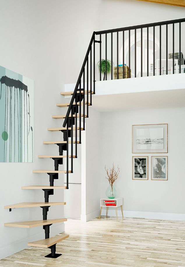 DALLAS – elegantne modularne stepenice s crnom konstrukcijom za kontrastan interijer dallas modularne stepenice u L-obliku s bukovim gazištima i crnom metalnom konstrukcijom u bijelom dnevnom boravku s galerijom
