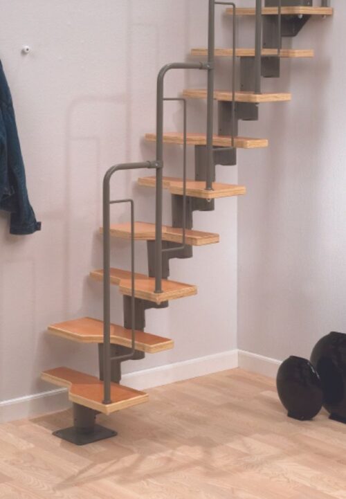 GRAZ – idealno stubište za male prostore i moderan dizajn kompaktne GRAZ stepenice sa sivom metalnom konstrukcijom i svijetlim gazištima od bukve u kutu moderne sobe