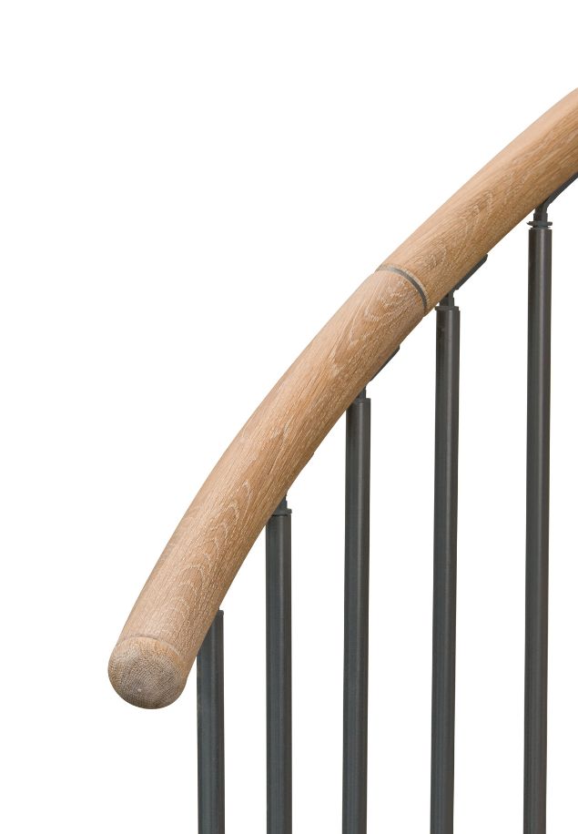 Zakrivljena drvena ručka COLUMBIA – prirodan dodir i elegantan dizajn drvena ručka spiralnih stepenica COLUMBIA s metalnim vertikalnim šipkama i preciznim spojevima