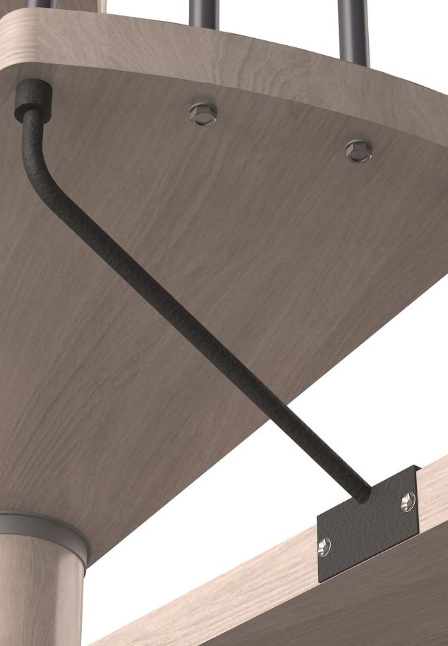 Detalj pričvršćenja spiralnih stepenica COLUMBIA – dodatna sigurnost i stabilnost donji detalj spiralnih stepenica COLUMBIA s prikazom metalnog nosača koji povezuje gazište s podom za dodatnu stabilnost