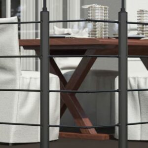 balustrada CLEAN BLACK postavljena na terasi s modernim vanjskim namještajem