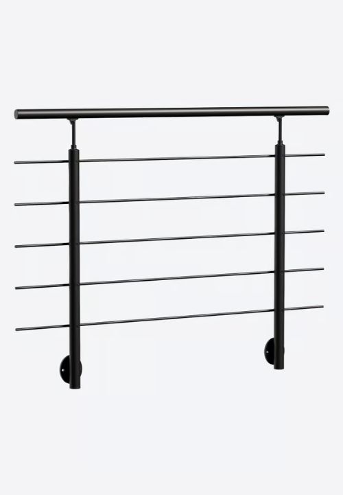 zidna balustrada u crnoj boji s vodoravnim šipkama i minimalističkim dizajnom