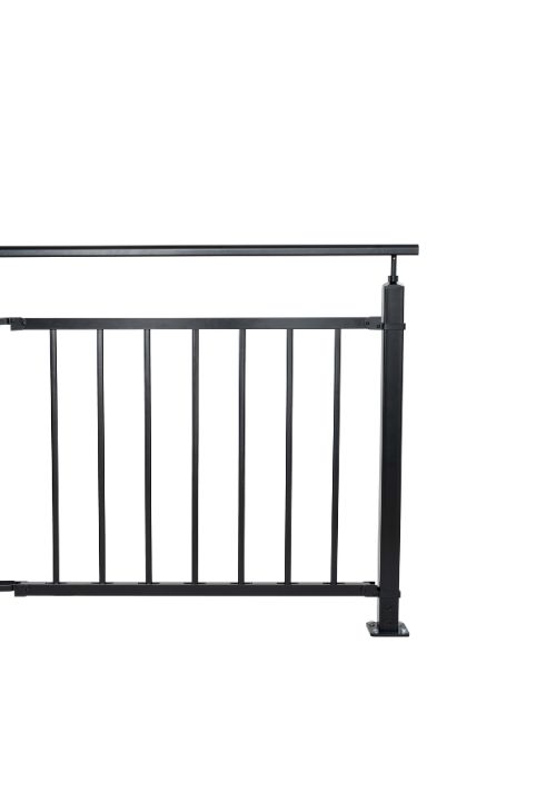 Na slici je prikazan dio montirane ograde ACADIA – čvrsta aluminijska konstrukcija s okomitim prečkama i elegantnom crnom obradom. Na slici je prikazan dio montirane ograde ACADIA – čvrsta aluminijska konstrukcija s okomitim prečkama i elegantnom crnom obradom.